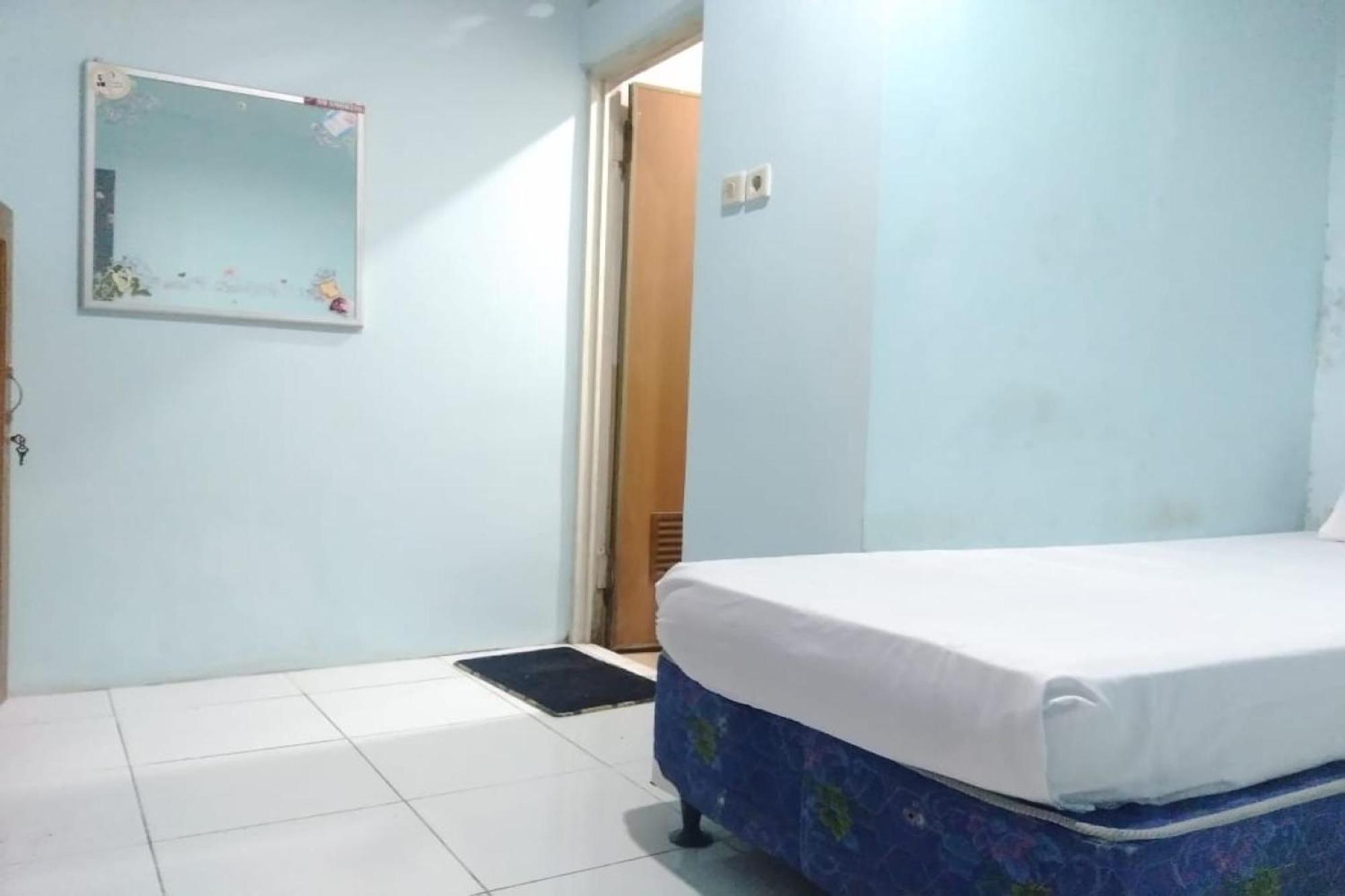 Oyo 90766 Gardenia Boarding House Purwokerto Exterior foto