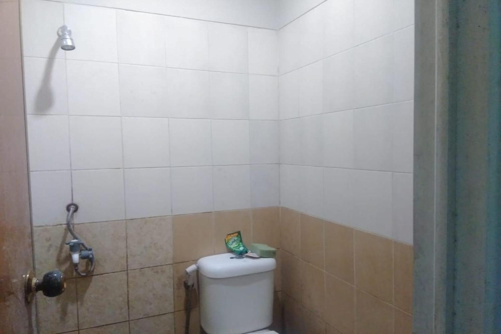 Oyo 90766 Gardenia Boarding House Purwokerto Exterior foto