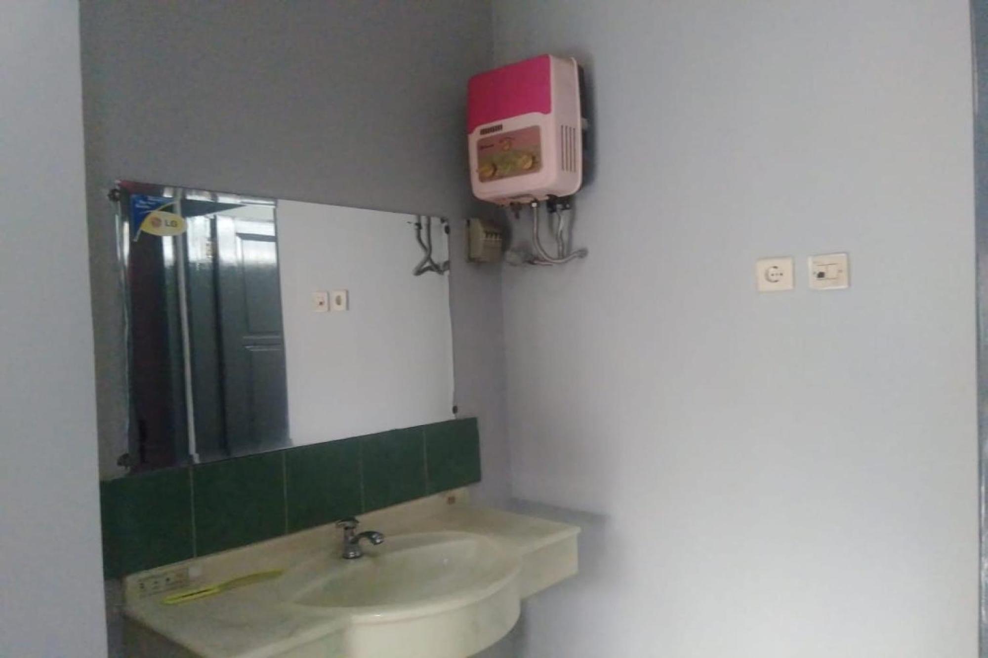Oyo 90766 Gardenia Boarding House Purwokerto Exterior foto