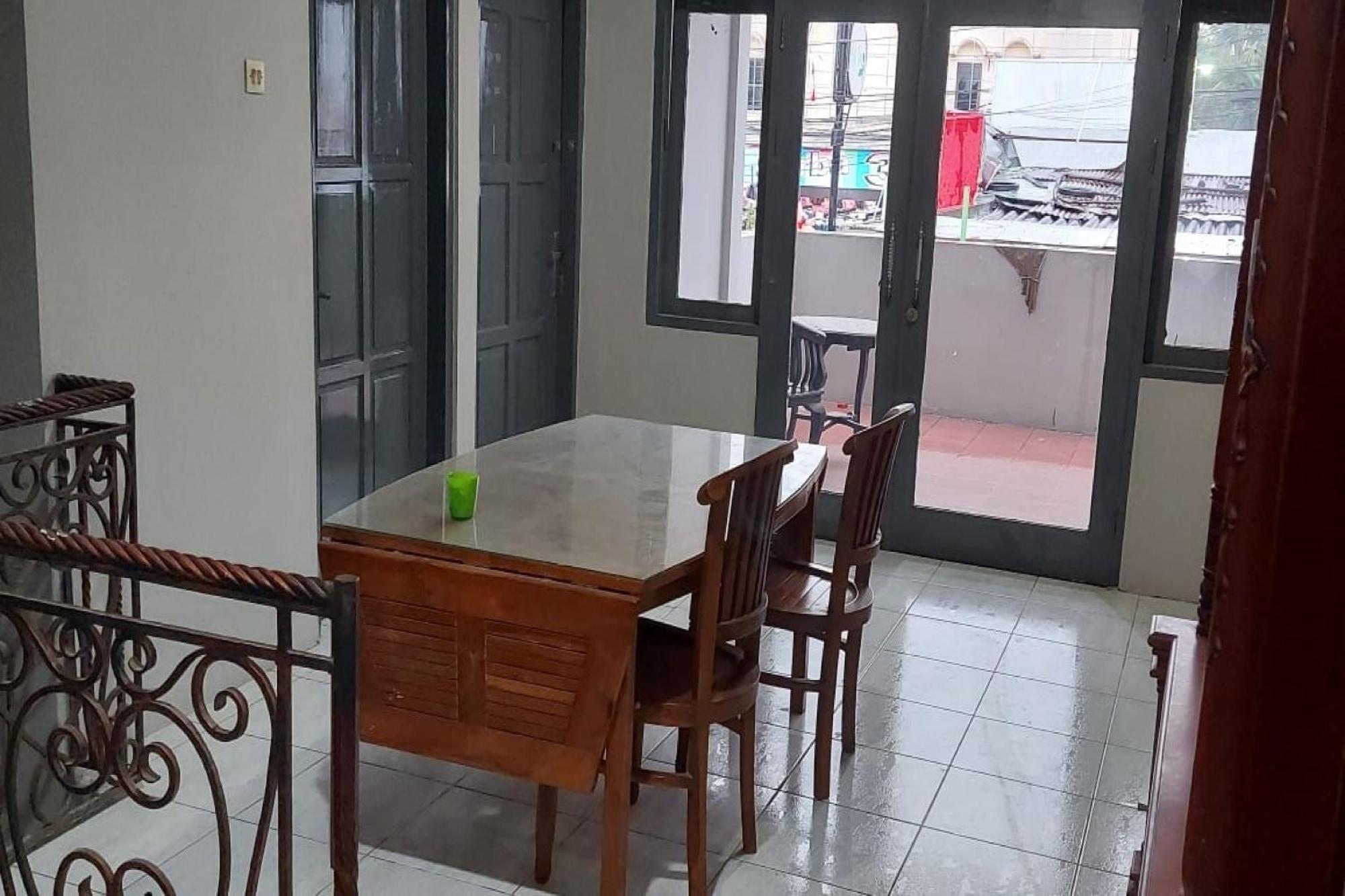 Oyo 90766 Gardenia Boarding House Purwokerto Exterior foto